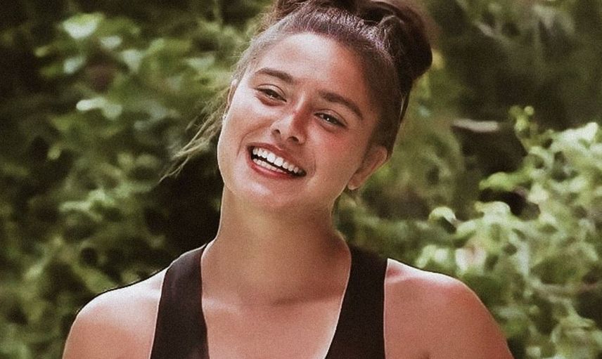 Survivor Ayşe Mini Şortuyla Görüntü Paylaştı Yer Yerinden Oynadı