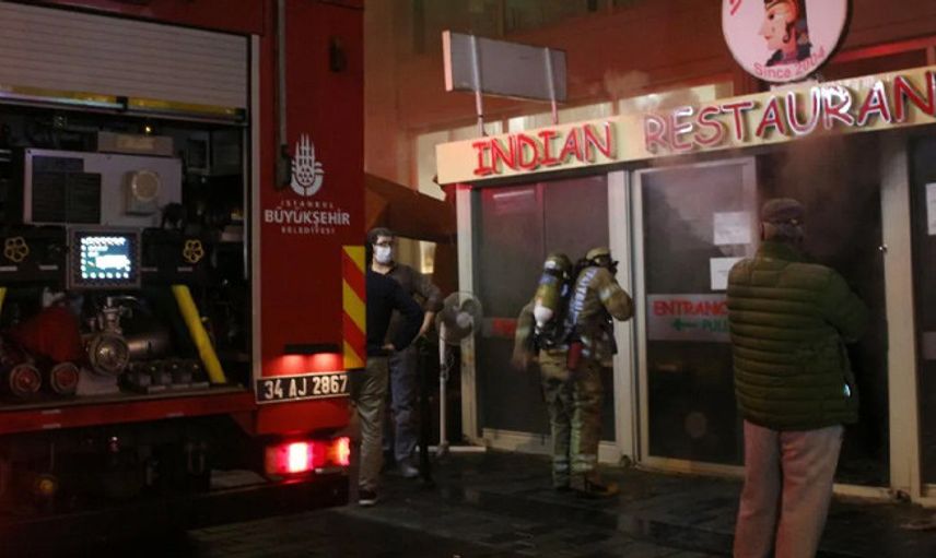 Taksim'de Panik Dolu Anlar! Turistler Sokağa Döküldü