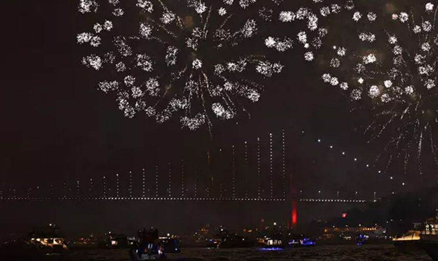 Cumhuriyetin 100. yılı kutlamalarına drone gösterisi damga vurdu: 500 drone ile dev gösteri hayranlık uyandırdı
