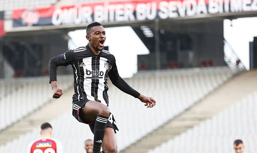 Medipol Başakşehir Bernard Mensah'ı İstiyor!