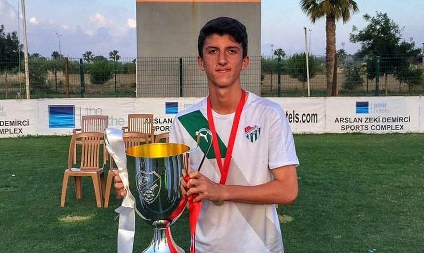 Trabzonspor Bursaspor'dan Taha Altıkardeş'i Transfer Ediyor!