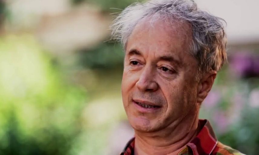 Tören istemiyorum yakılmak istiyorum demişti: Metin Uca'nın cenaze namazında büyük saygısızlık! İmam cenaze namazını kılarken…