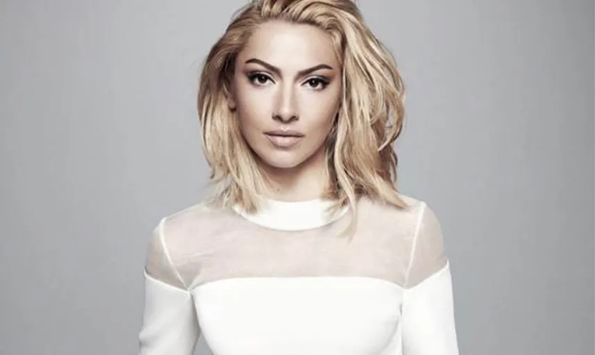 Birbirine Benzeyen Ünlüler... Hadise'ye Benzeyen Ünlüyü Görünce Şoke Olacaksınız!
