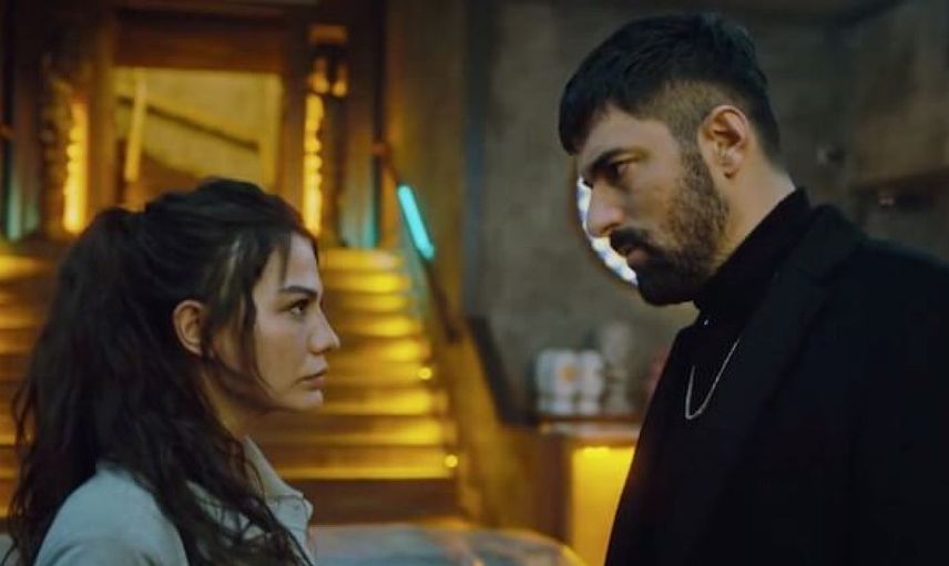 Demet Özdemir ve Engin Akyürek’ün ateşli sahnesi Adım Farah dizisine damga vurdu