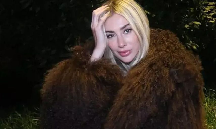 Şeyma Subaşı'dan çok konuşulan yatak paylaşımı: Üstünü yalnızca kitapla kapatınca olay oldu!
