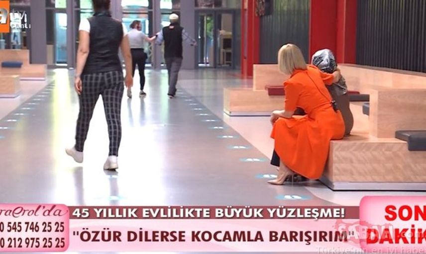 Türk televizyonunda bir ilk Esra Erol küsen çifti barıştırmak için stüdyoda her şeyini çıkarıp koştu