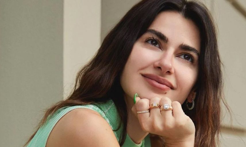 Oyuncu Nesrin Cavadzade ve Ali Koç birlikte poz verdi! O paylaşım sosyal medyayı çalkaladı!