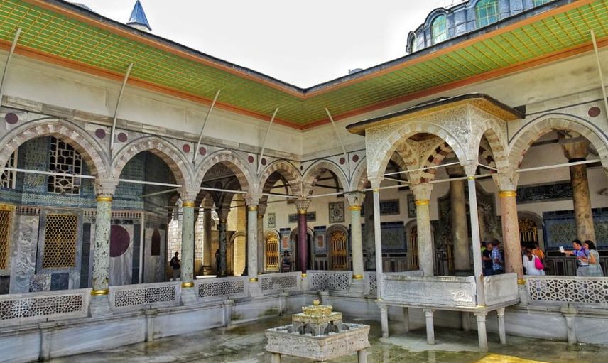 Topkapı Sarayı’nı Kim Yaptırdı?