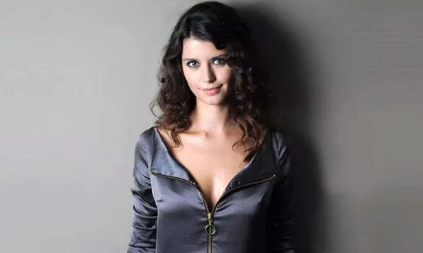Beren Saat kimdir?