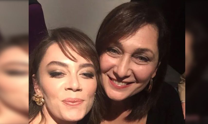 Bahar ile ekranlara dönen Demet Evgar'ın güzelliği meğer anneden mirasmış! ''Genetik güzellik!''