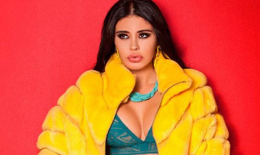 Ebru Polat Kariyerinde Yaptığı Değişikliğe Doyamadı! Ünlü Şarkı Şimdi de Avukatlığa Soyunuyor