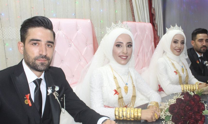 Adıyaman'da ikiz kardeşler evlendi