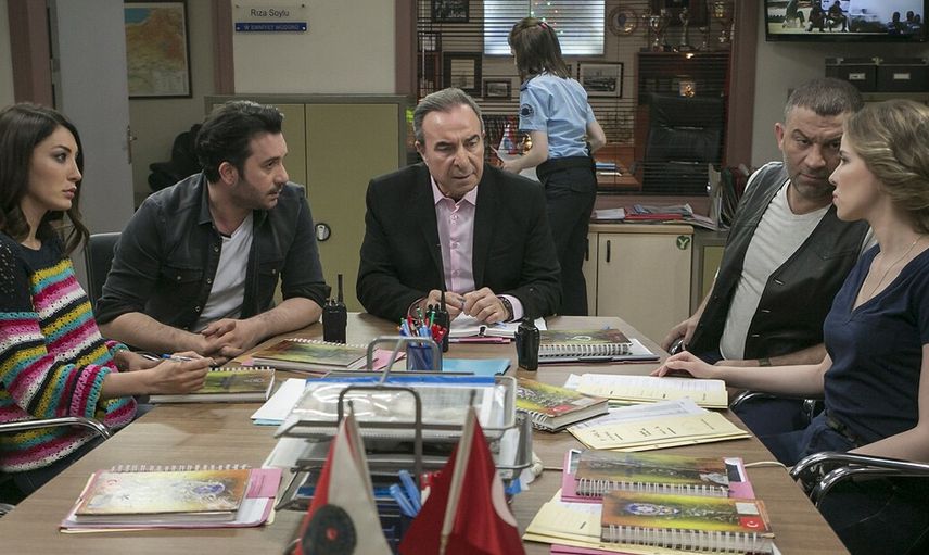 Kanal D Ekranlarının Sevilerek İzlenen Arka Sokaklar Dizisinin Son Fragmanında Gösterilen Olay Gerçek Mi Oldu