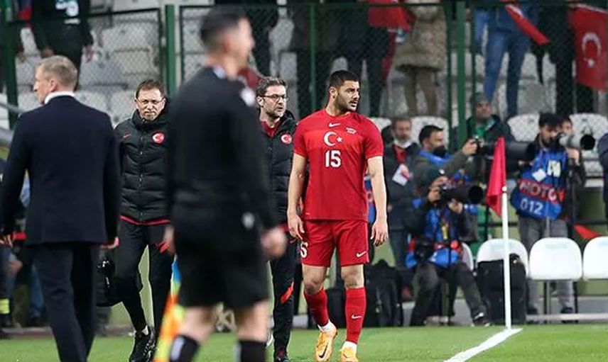 A Milli Takım'ın yıldızı Ozan Kabak uzun süre forma terletemeyecek!