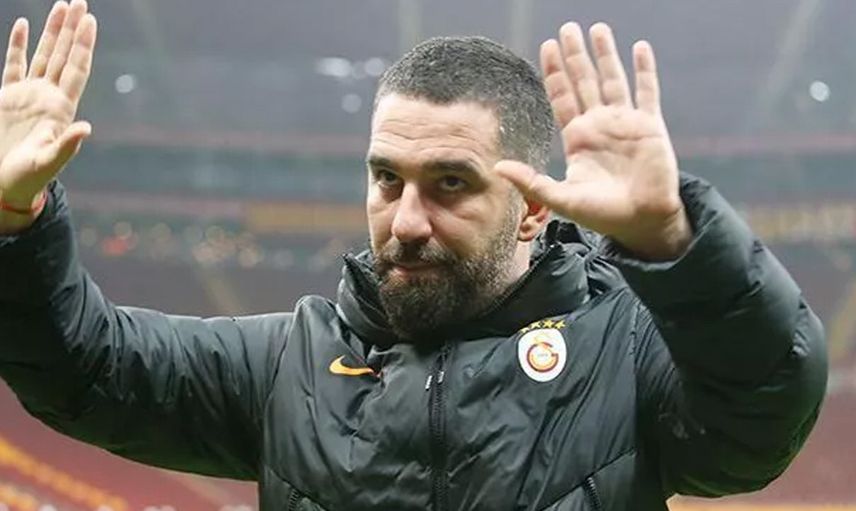 Galatasaraylı Arda Turan'ın Garsona Karşı Davranışı Gündem Oldu!