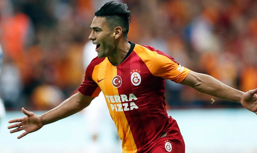 Galatasaray'da Radamel Falcao Krizi!