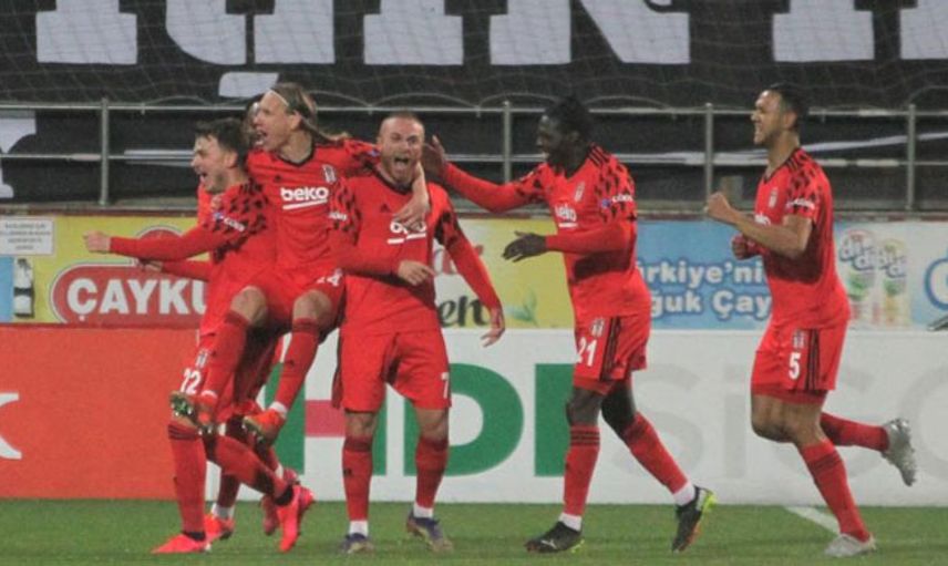 Rizespor-Beşiktaş Karşılaşmasında Gerginlik!