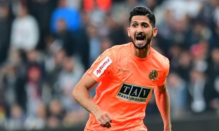 Galatasaray'dan Alanyaspor'a Transfer Olan Emre Akbaba Gündeme Oturdu!