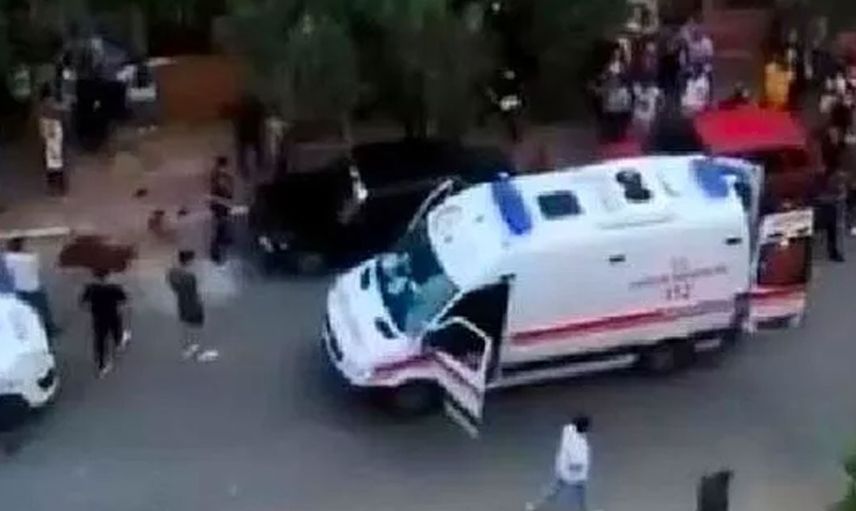 Antalya'da sevgilisinin boğazını kesitken sonra başında bekledi sokağın ortasındaki olay kamera kayıtlarına yansıdı!