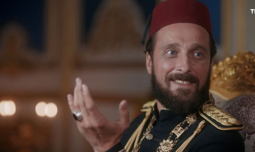 Ünlü oyuncu hastanelik oldu! Kısa mesafe için taksi çevirince yumruklar havada uçuştu
