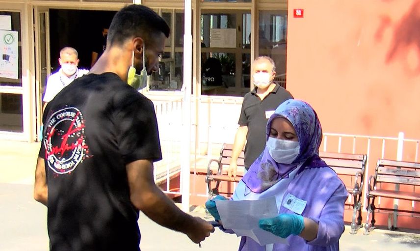 Değişmeyen Manzara: Sınava Geç Kalan Öğrenciler