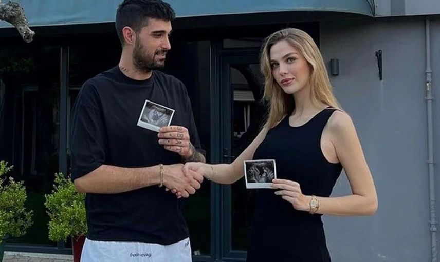 Doğumuna sayılı günler kalan Yasemin Şefkatli'den çok konuşulan ayna pozu: Giyinmeyi unutmuş!