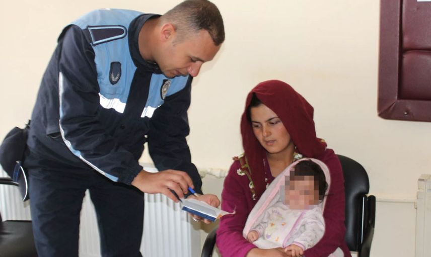 Dilencilerin kucaklarındaki bebeklerin neden hep uyudukları belli oldu! İşte kan donduran o gerçek