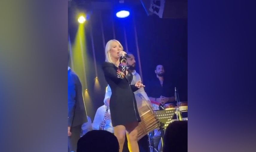 Evleneli 1 yıl olmamıştı! Seda Sayan sahnede hem alttan hem üstten açınca Çağlar Ökten daha fazla dayanamadı