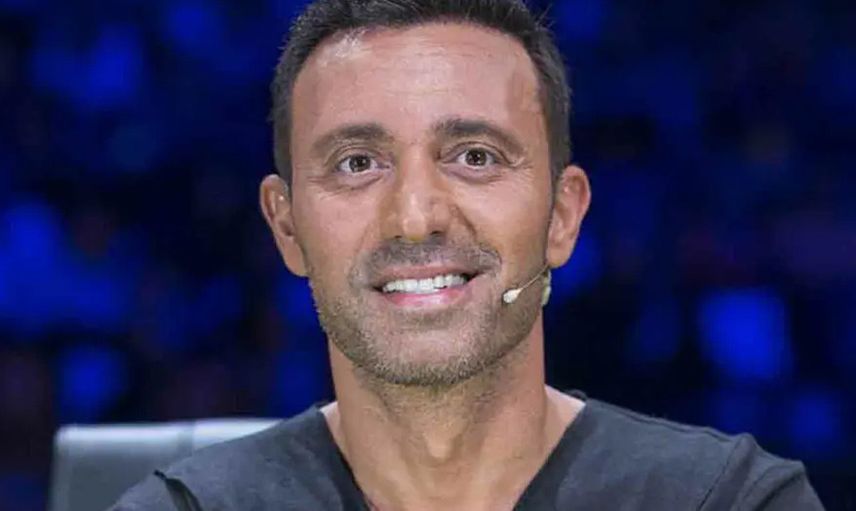 Mustafa Sandal'dan eğlenceli dakikalar! Kedisinin kedisine yaptıklarını yayınladı: 'Süt anne olacağın da varmış bu hayatta'