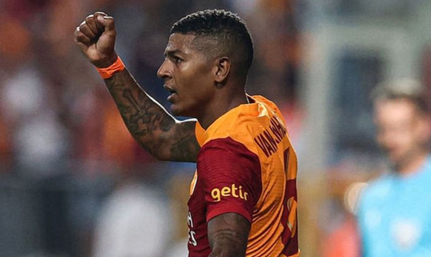 Galatasaray'da Patrick Van Aanholt İle İlgili Kritik Karar!