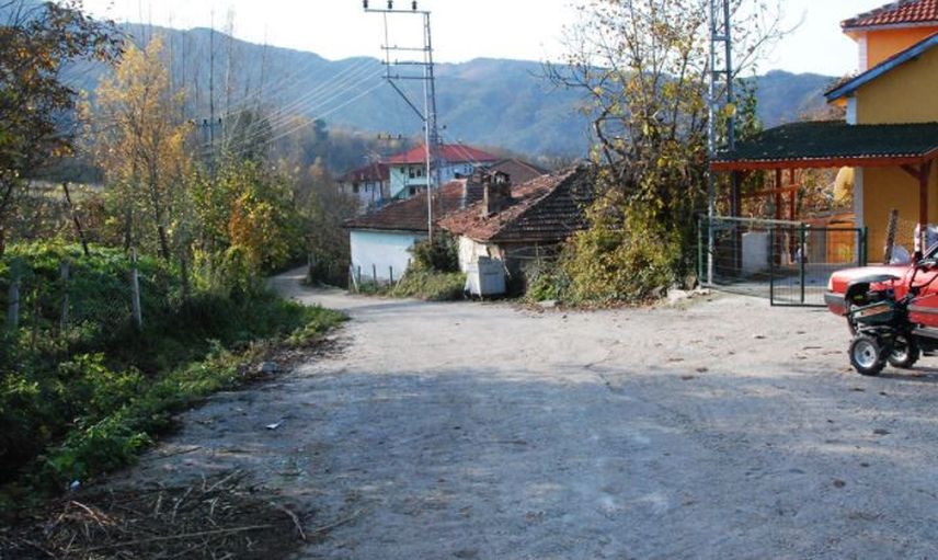 Muhtarın Köy Girişine Astığı Tabela Koronavirüsü Durdurdu!