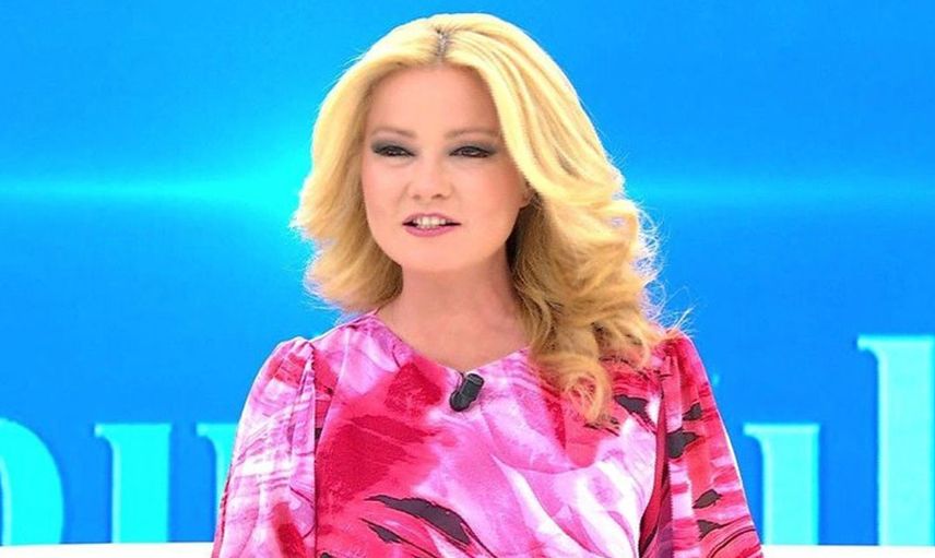 Müge Anlı milyonların önünde rezil oldu! Kayıp kişiyi arayacağım derken bakın kimi aradı! Telefonu kapatmaya çalışırken eli ayağına dolaştı