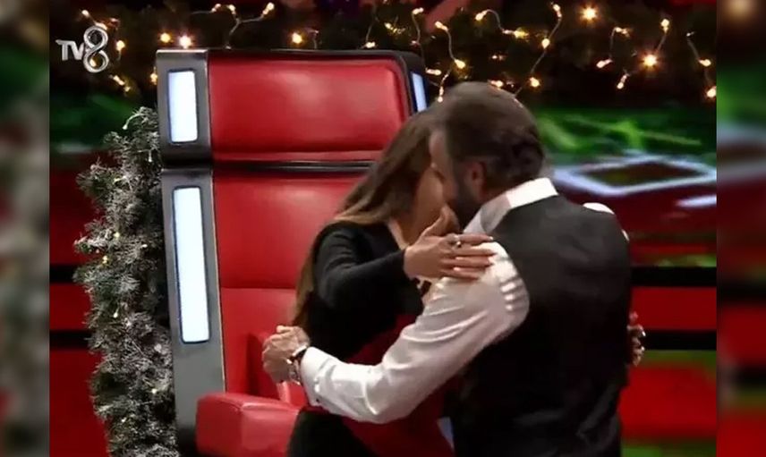 O Ses Türkiye yılbaşı bölümünde duygusal anlar! Eski sevgililer Ebru Gündeş ve Kerem Alışık geceye damga vurdu