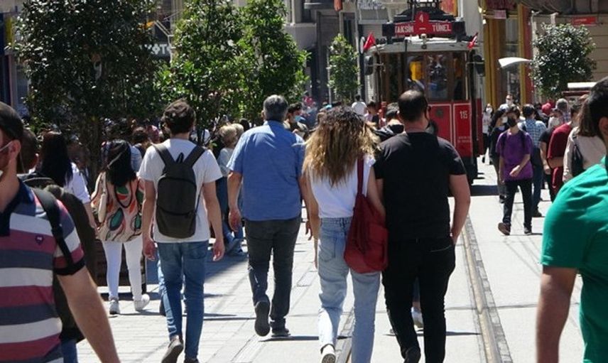 Taksim’de Korkutan Kalabalık!
