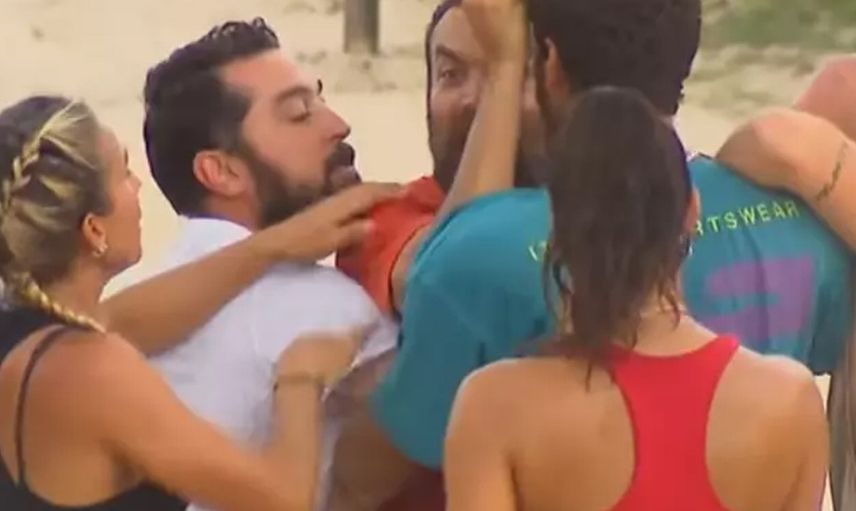 Survivor'da korkutan dakikalar: Sercan-Mustafa Kemal kavgasının arasında kalan Nagihan fenalaştı!