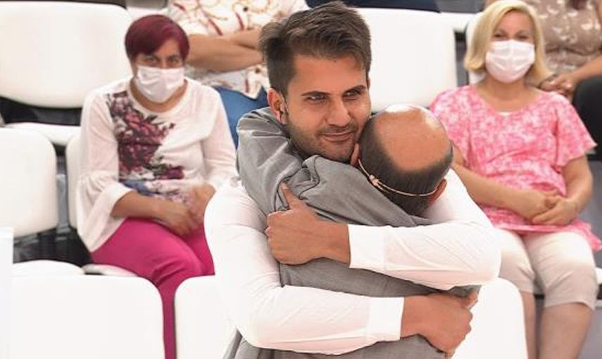 Müge Anlı Göz Yaşlarına Boğuldu! Vedat Alexander 19 Kardeşi Ve Ailesiyle Buluştu