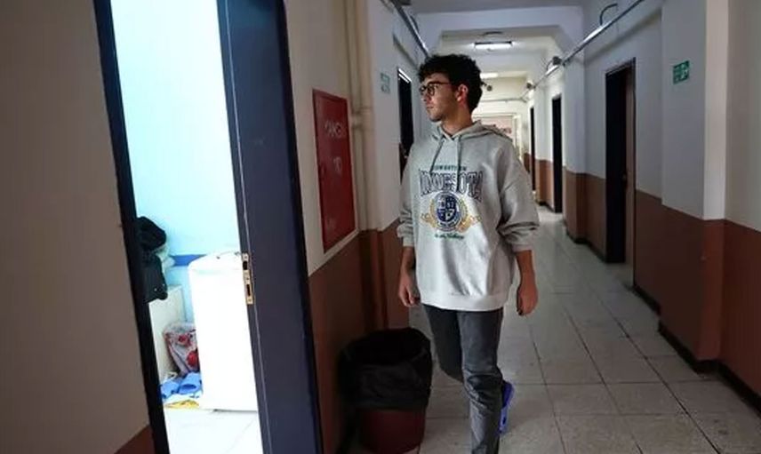 5 katlı apartmanın enkazından izlediği film sayesinde kurtuldu