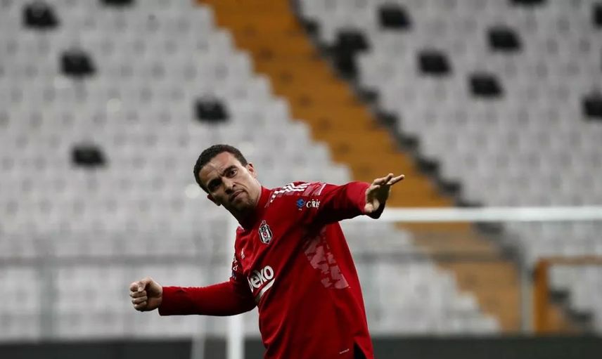 Beşiktaş'ta Cyle Larin'in yerine Vincenzo Grifo transfer edilecek!
