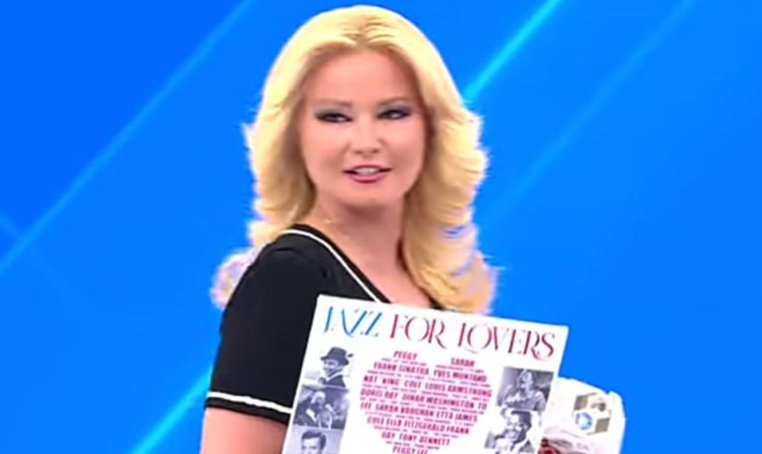 Müge Anlı canlı yayında aşka geldi! Hediyesini gösterdi: Romantik anlar...