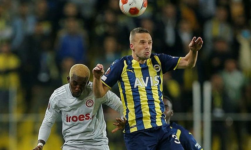 Fenerbahçe'nin Olympiakos Mağlubiyeti Sonrası Galatasaraylı Ryan Babel'den Dikkat Çeken Hamle!