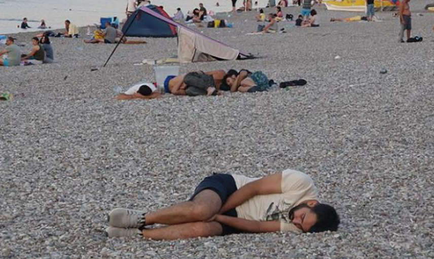 Vatandaşlar Sahile Koştu! Antalya'da Neler Oluyor?