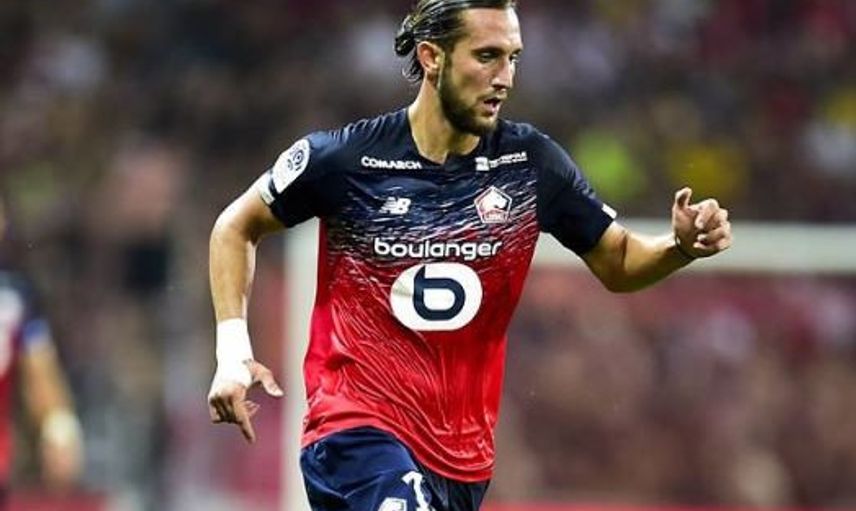 Kendini Gizleyerek İhtiyacı Olanlara Erzak Dağıtan A Milli Futbolcu Bakın Kimmiş