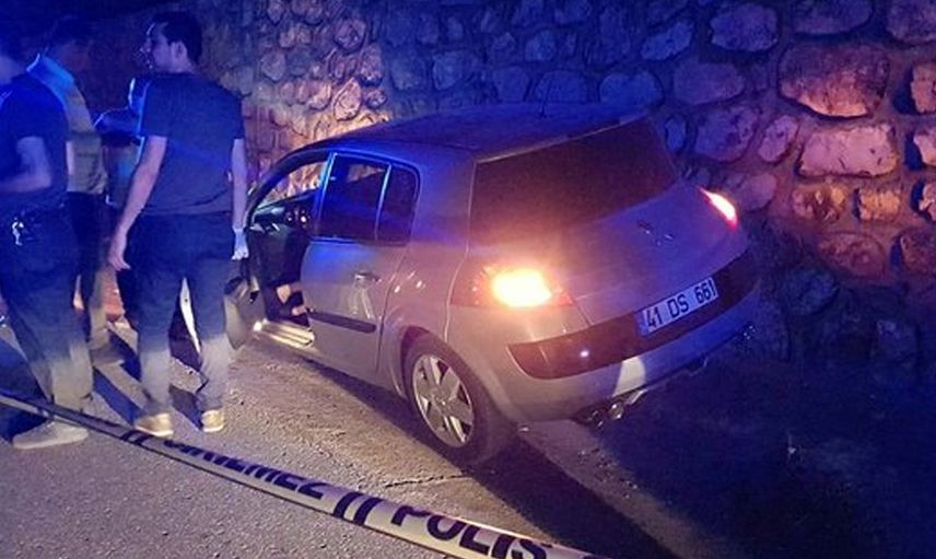 Karayolunda Cinayet! Seyir Halindeki Araca Ateş Açtılar