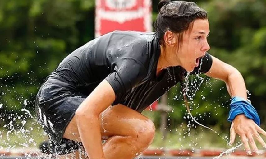 Survivor Nisa yeni aşkıyla sarmaş dolaş! Milyonların önünde neredeyse öpüşen Nisa, Ogeday’ı hüngür hüngür ağlattı