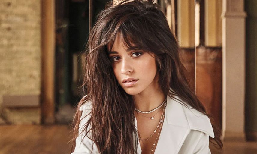 Sunucular ne yapacağını şaşırdı: Ünlü şarkıcı Camila Cabello’nun canlı yayında başına gelenler herkesi şaşkına çevirdi
