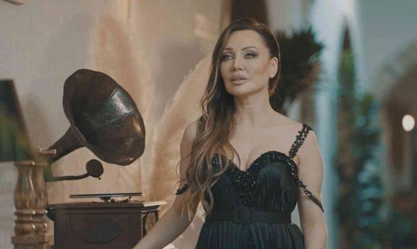 Yerli Adriana Lima Umut Akyürek güzelleşmek için yüzüne sülük yapıştırdı bin pişman olan Akyürek'in o hali herkese ders oldu