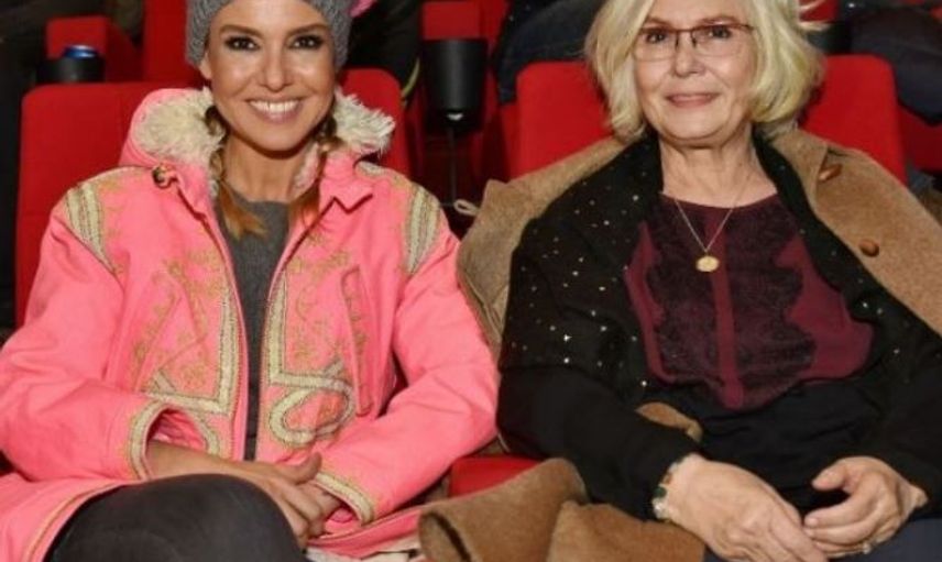 Gülben Ergen ve Annesi