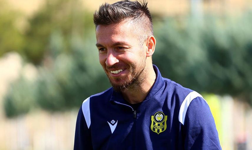Yeni Malatyaspor'dan ayrılan Adem Büyük, Polonya ekibi Wisla Krakow'a transfer oldu!