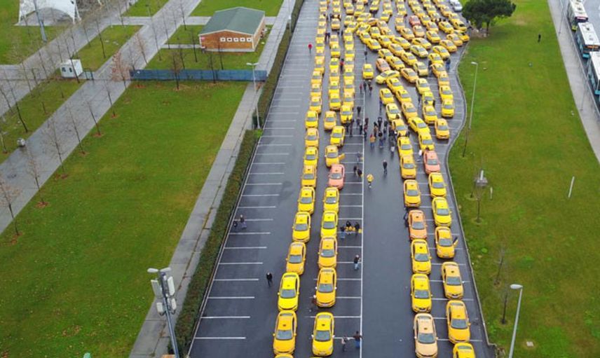 Yenikapı'da Taksi Yığını!