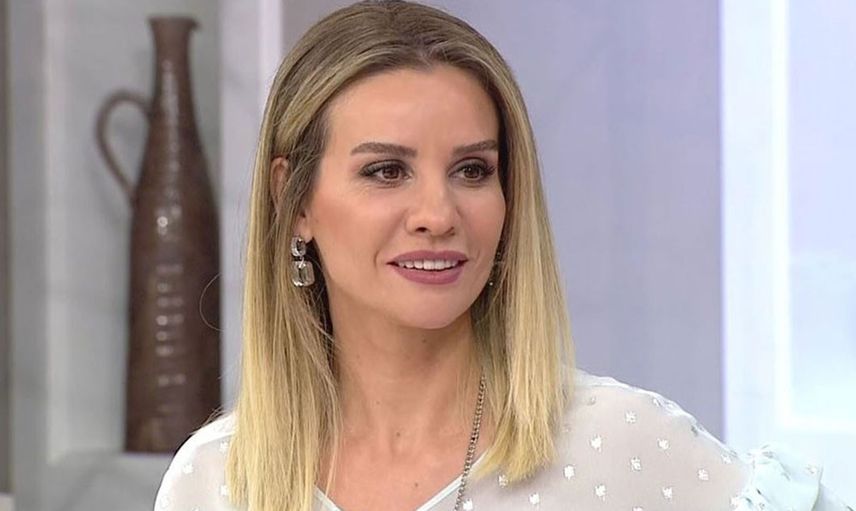 Türk televizyonları böyle rezillik görmedi! Esra Erol'da koca karısını canlı yayında dövdü Esra Erol kılını bile kıpırdatmadı!